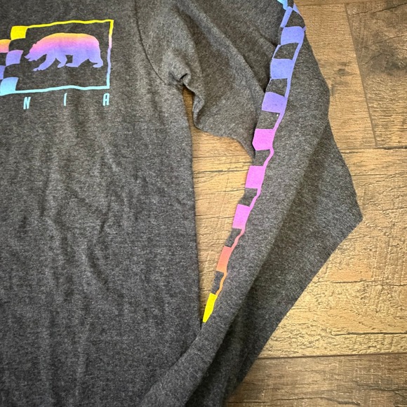 Men's California Graphic Long Sleeve Tee Size Medium - Picture 4 of 8